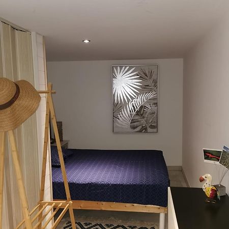 Апартаменти Logement Le Bois Le Pretre Понт-а-Мусон Екстер'єр фото
