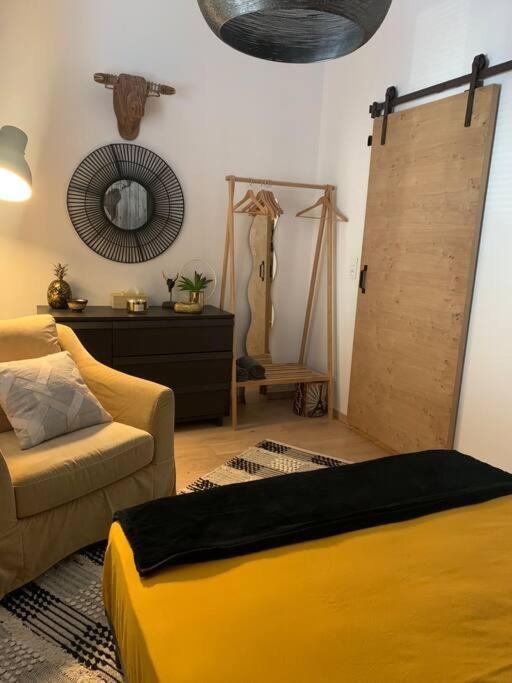 Апартаменти Logement Le Bois Le Pretre Понт-а-Мусон Екстер'єр фото