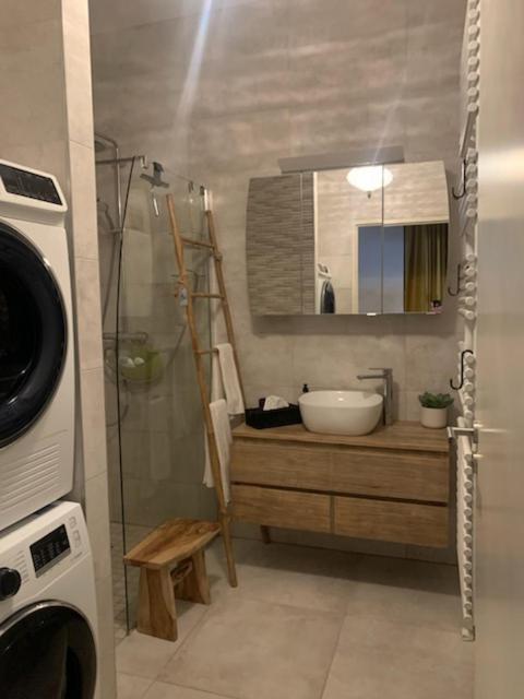 Апартаменти Logement Le Bois Le Pretre Понт-а-Мусон Екстер'єр фото