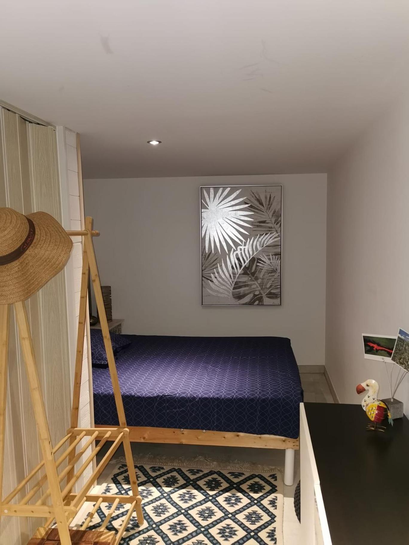 Апартаменти Logement Le Bois Le Pretre Понт-а-Мусон Екстер'єр фото