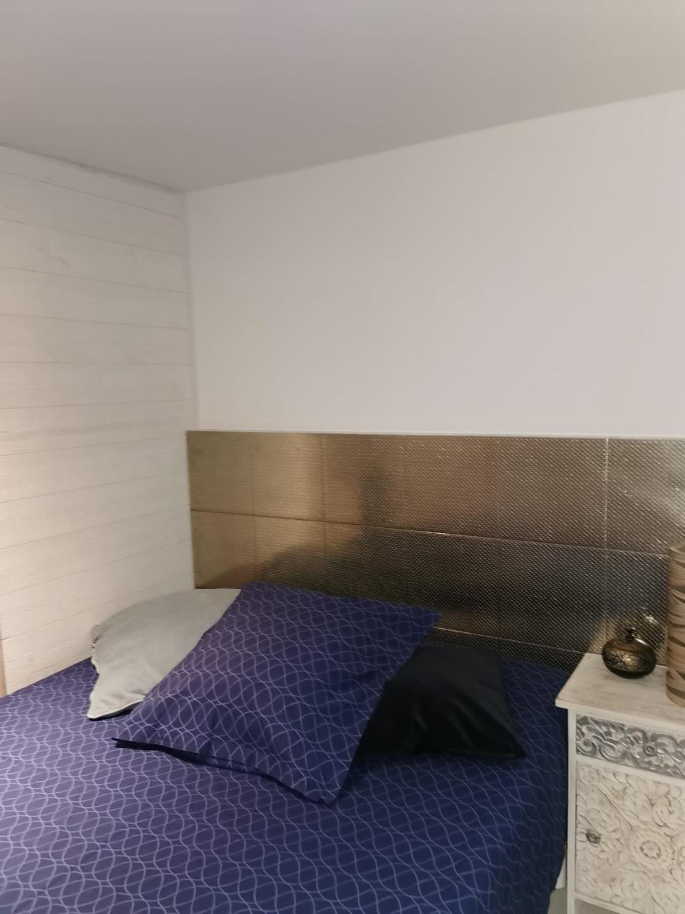 Апартаменти Logement Le Bois Le Pretre Понт-а-Мусон Екстер'єр фото
